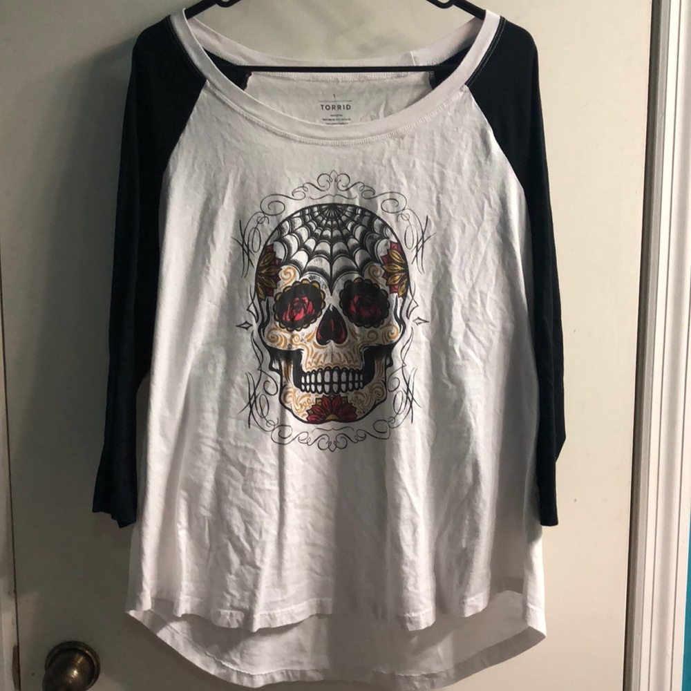 Torrid 3/4 sleeve Skull tee